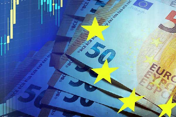 受美国贸易战风险影响 瑞银上调黄金目标至3200美元